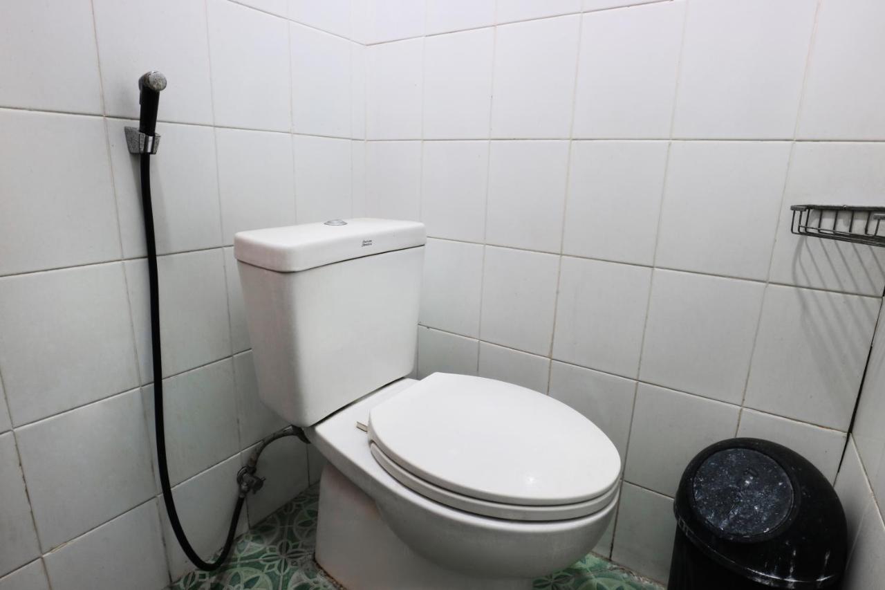 Sabrina Guest House Джакарта Экстерьер фото